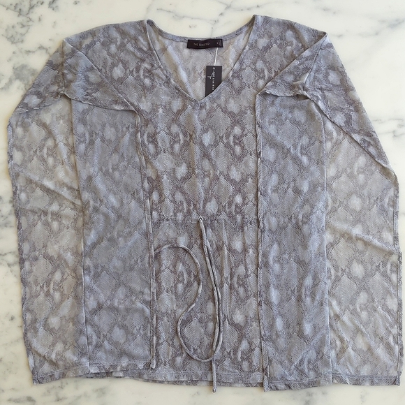 NWT. The Limited Multi Color Pattern Dropped Shoulder Blouse w/waist string tie. - Picture 5 of 5